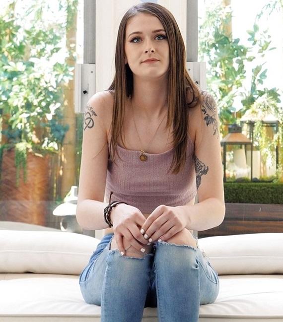 Meloni - 19 yr Old Fucks 1st Black Guy 1080p