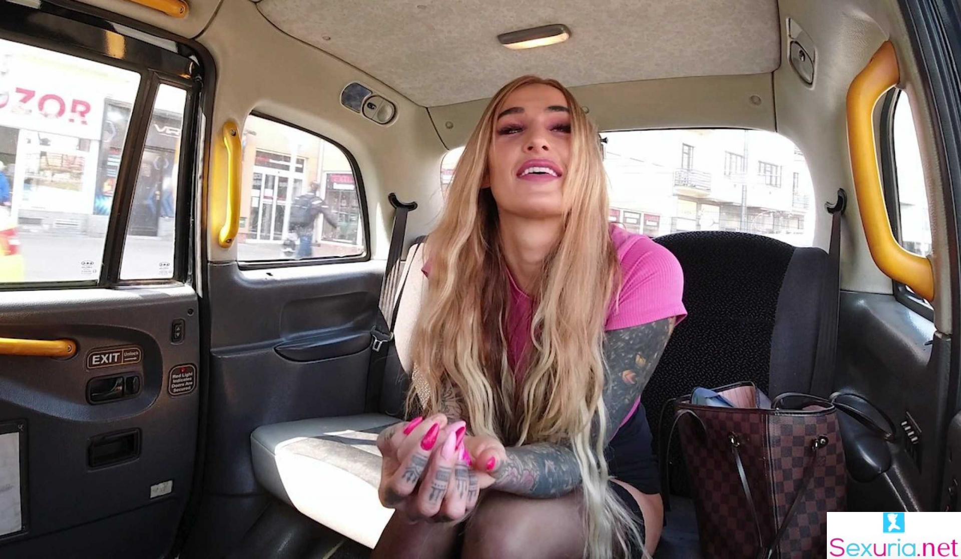 Sex In Taxi - Daisy Lee - Horny blonde wants to fuck with the driver - E31 1080p