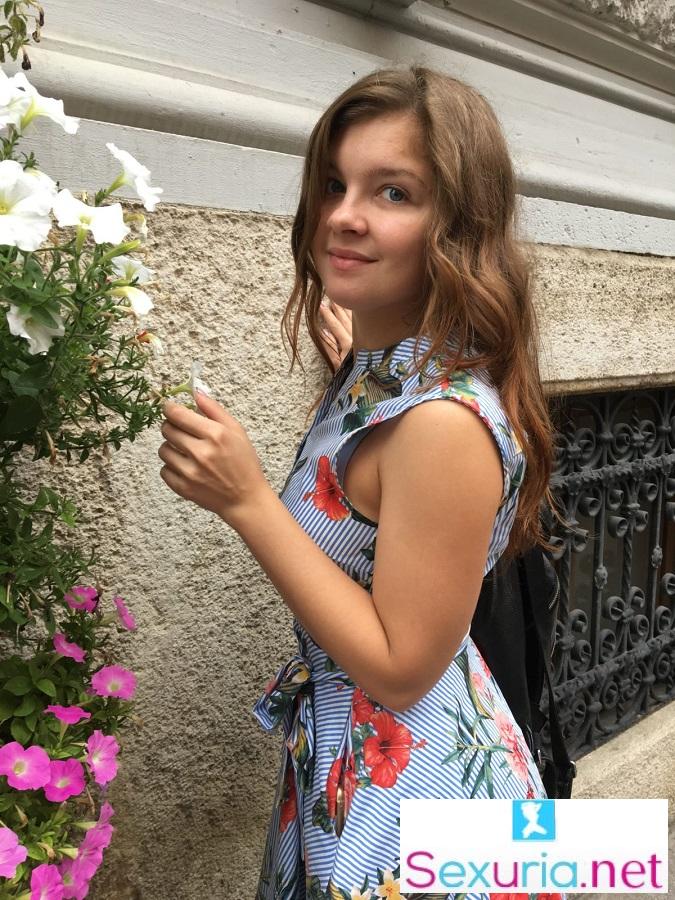 Renata Fox - Slutty Neigbor Teen HD 720p