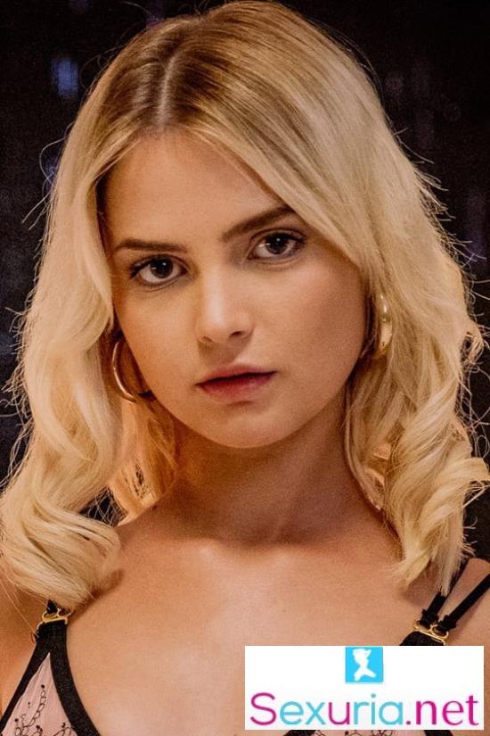 Lolly Small - Teen First Fuck With BBC HD 720p