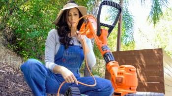 Reagan Foxx - Help With Her Yard