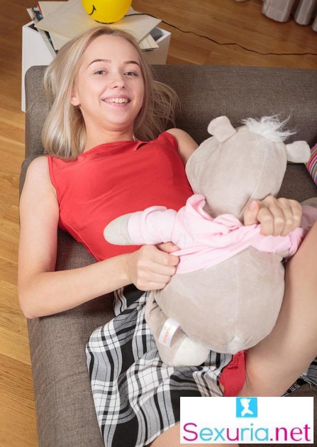 Martha F - Russian Teen Fuck FullHD 1080p