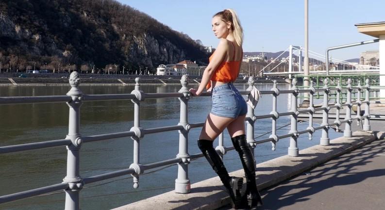 WoodmanCastingX -  Dee Vine - XXXX - Area X69 - 1080p