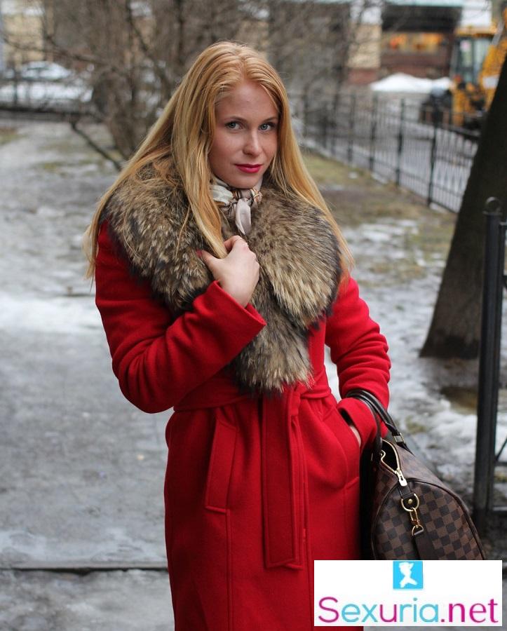 Unknown - Sexy College Teacher Gets Naked For Money FullHD 1080p