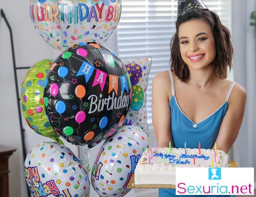 Aria Valencia - Free Porn Video feat Aria Valencia FullHD 1080p