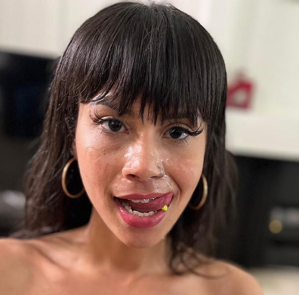 Ari Alectra - Ari Aims To Please - 2160p