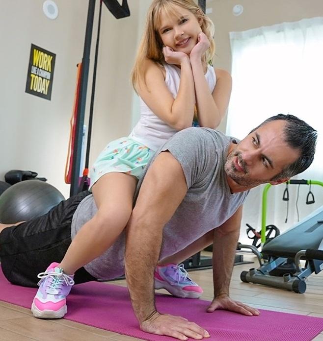 Coco Lovelock - Lifting Coco 1080p