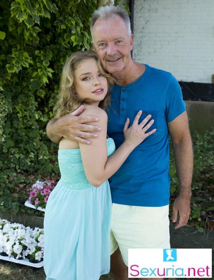 Alexa Flexy - Tempting The Gardener HD 720p