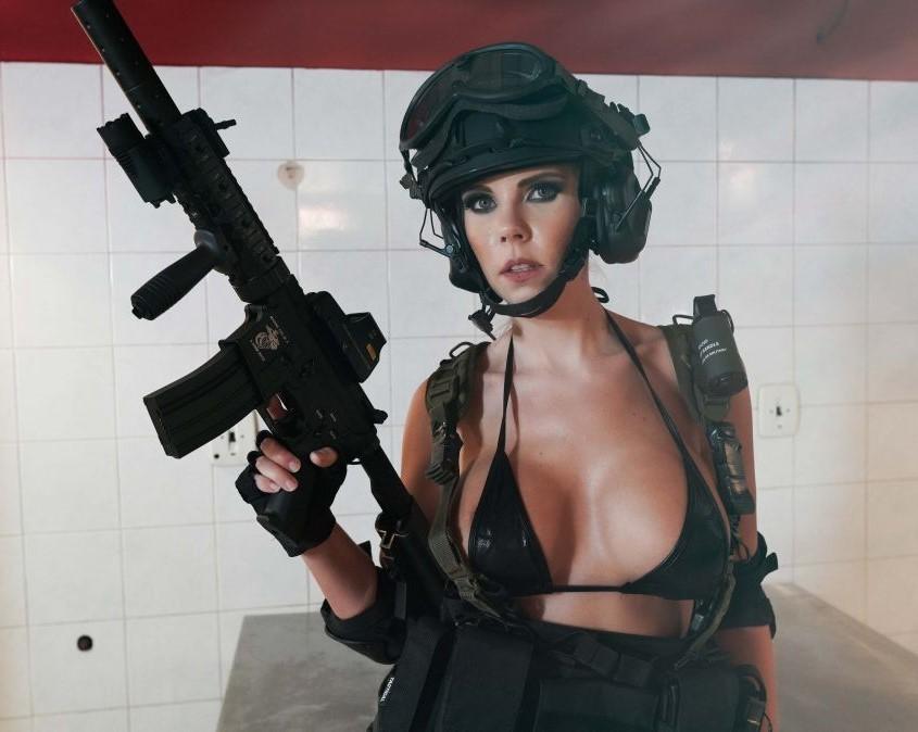 Florane Russell - FUCKHAZARD episode 1 Brutal Hard Fuck Florane Russell TP DAP PVP DP Gangbang - 720p