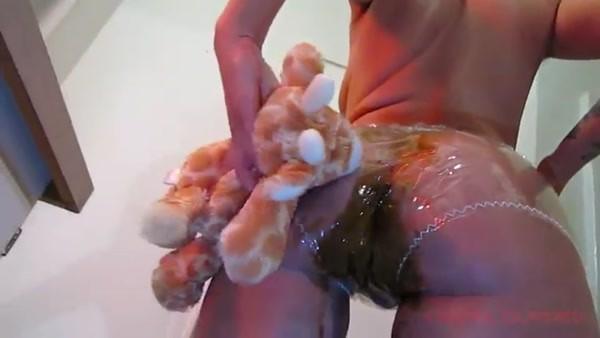 Abigail Dupree - Little Girl Poops Her Plastic Panties [1080p]