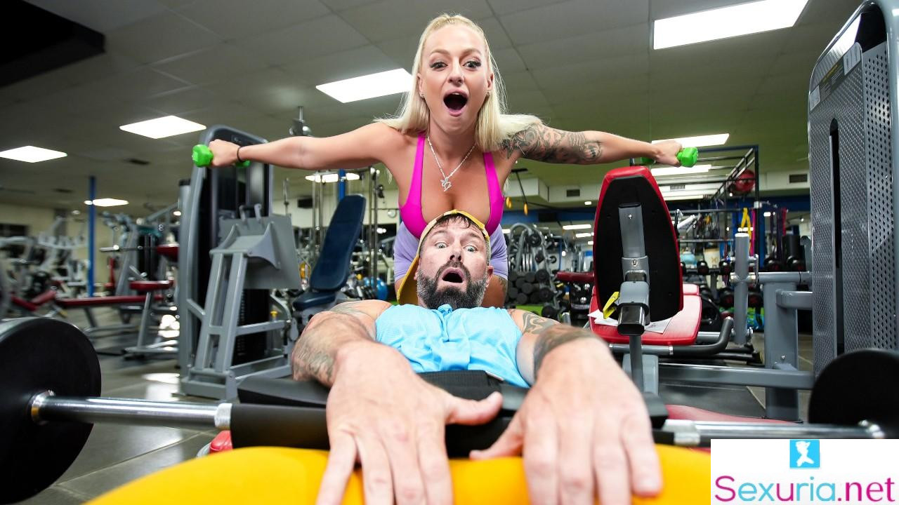 Brazzers Exxtra - Elana Bunnz