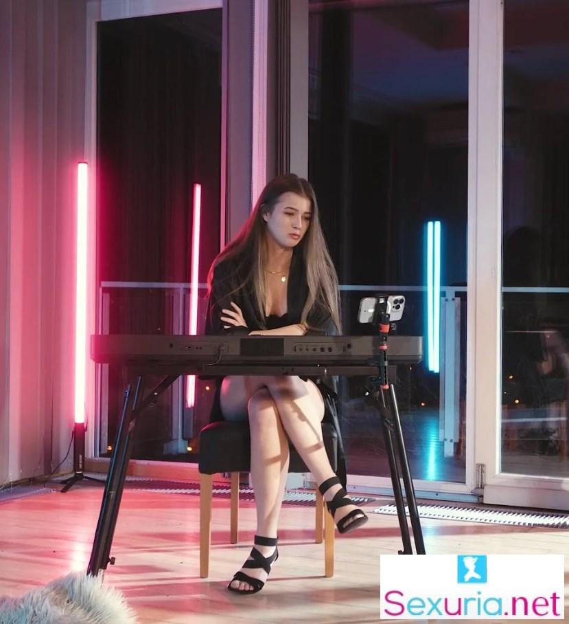 Olivia Sparkle - Hard Boner White Note Experiment Leaked Footage HD 720p