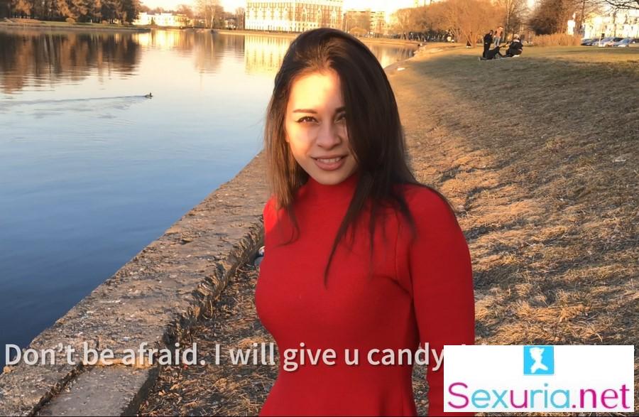 Lolly Lips - Girl Plays With Her New Friend Dick UltraHD/4K 2160p