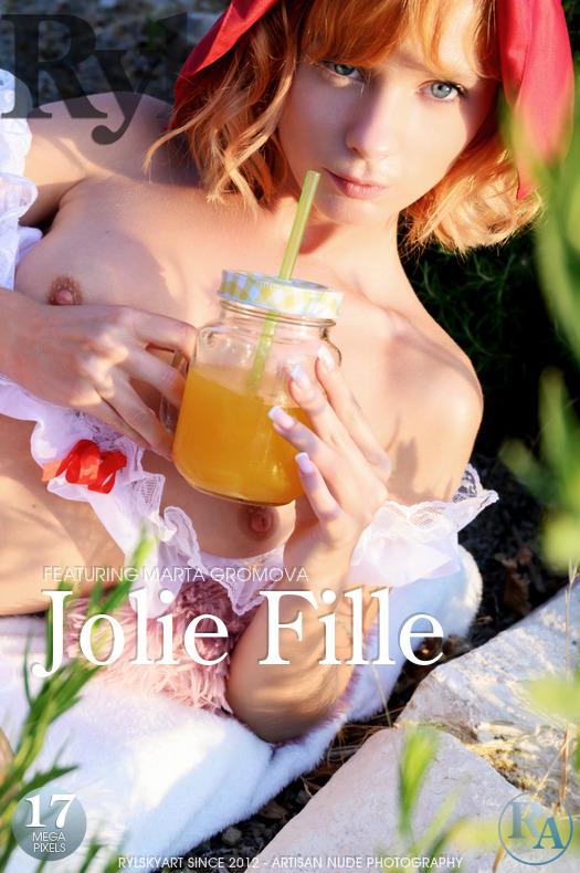 Marta Gromova - Zyzle Fille