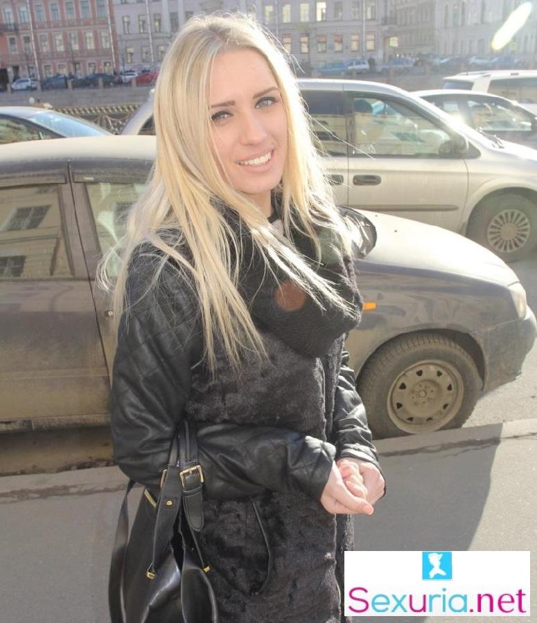 Jessi Gold - Hot Pick Up Girl Initiates The Craziest Threesome Ever FullHD 1080p