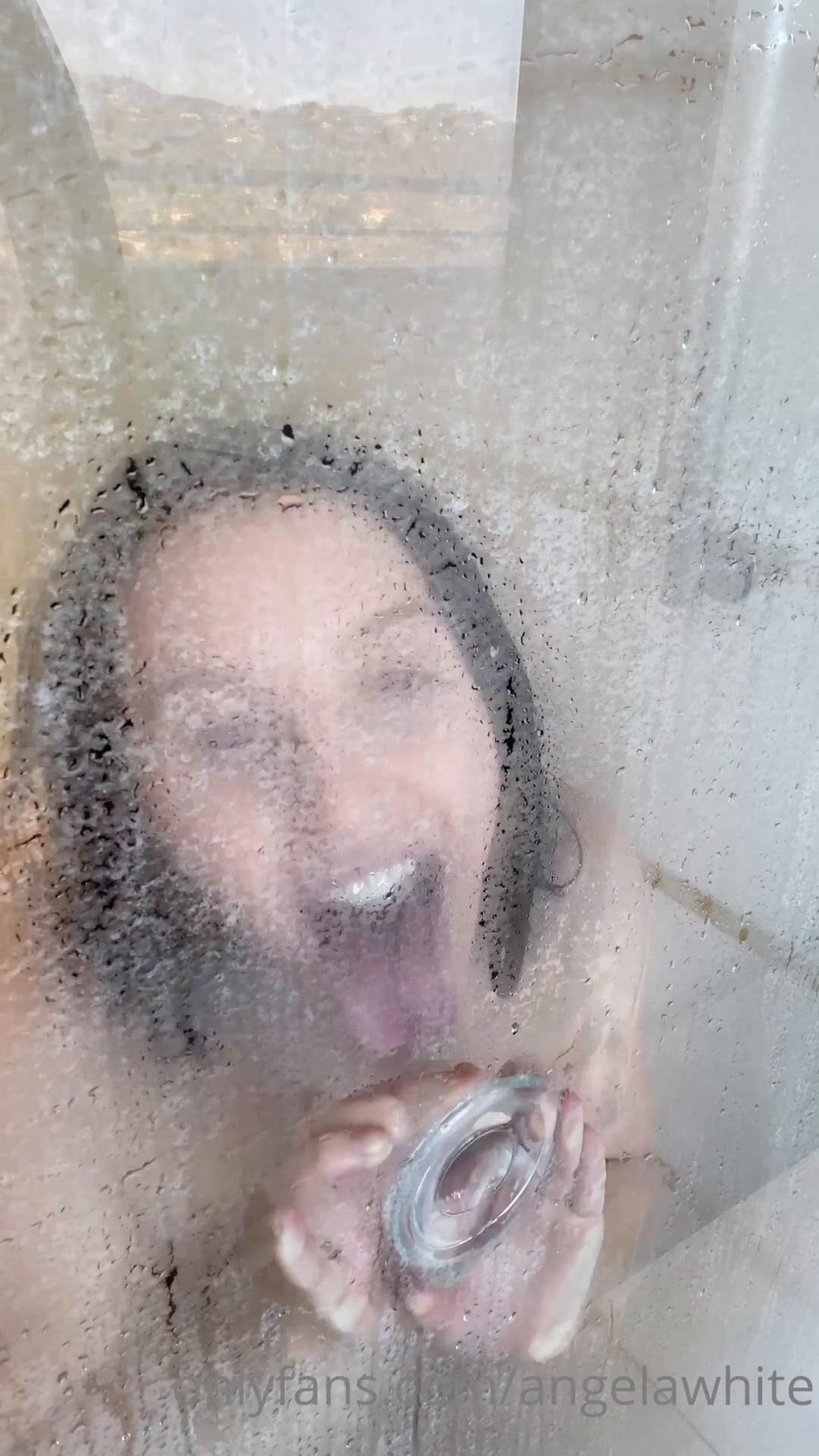 Angela White - Spy On Me In The Shower - SD/1920p