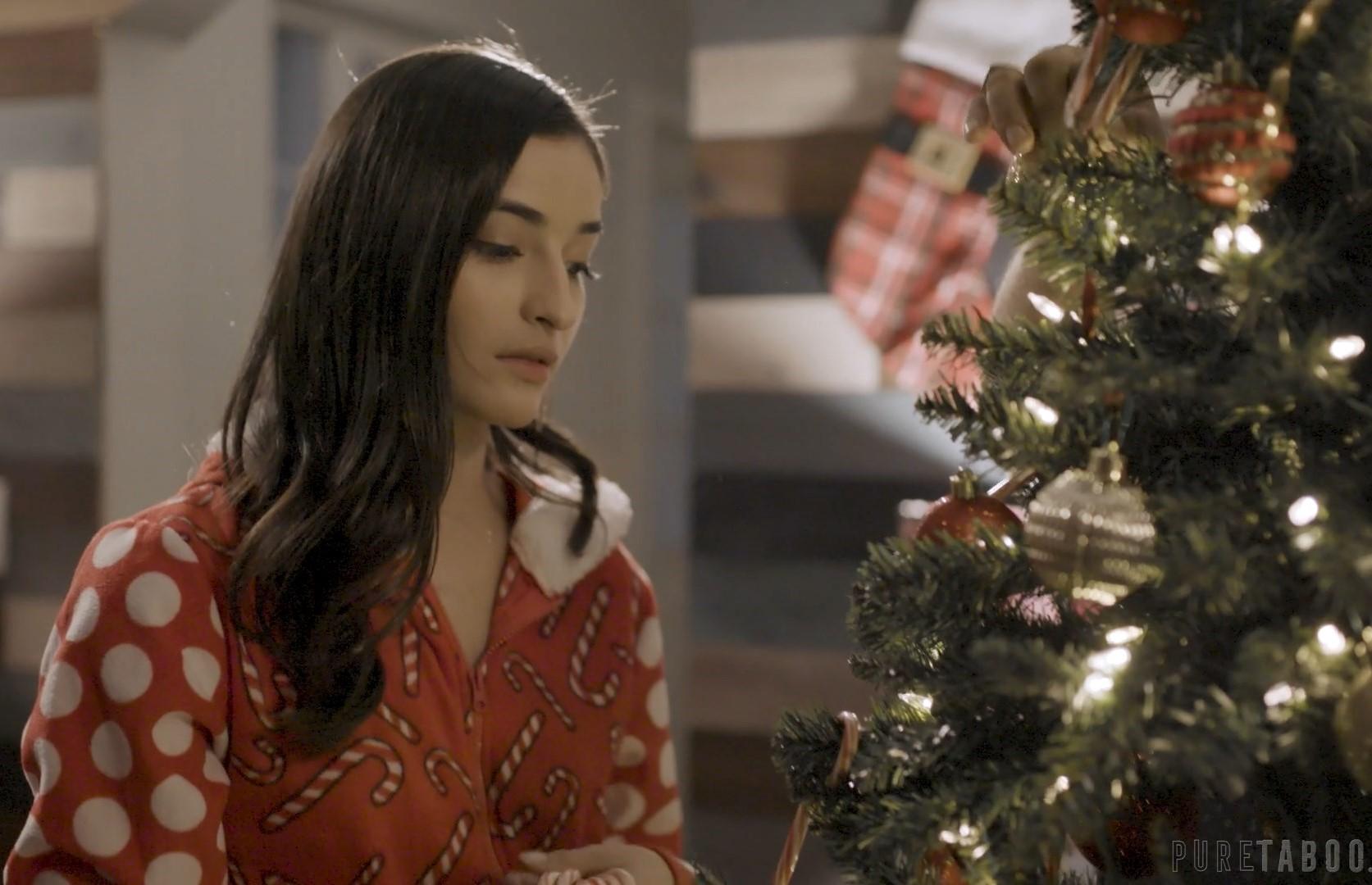 Emily Willis - And All Through The House - SD/1080p