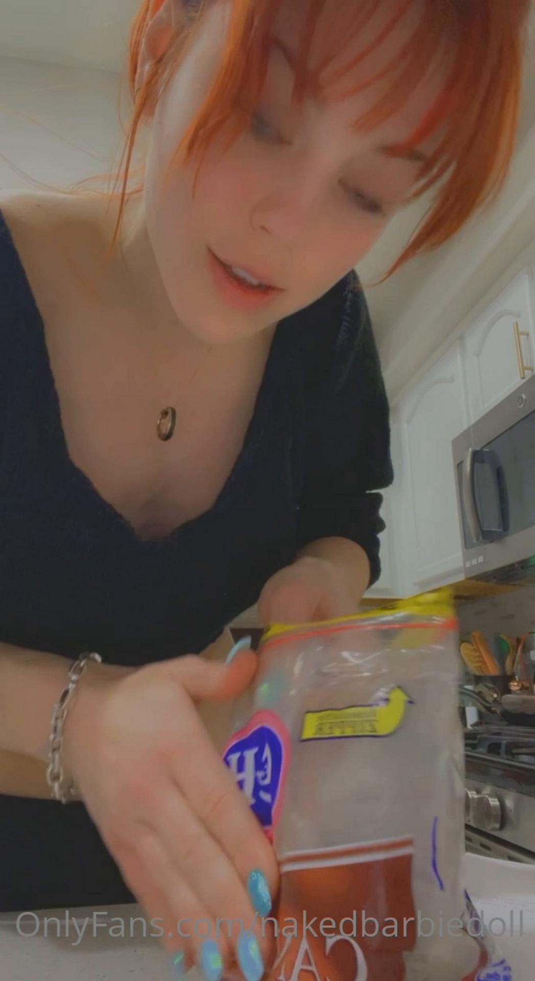 Molly Stewart, Nakedbarbiedoll - Baking With Molly Molly's High Creation Cookies Edition - 1232p