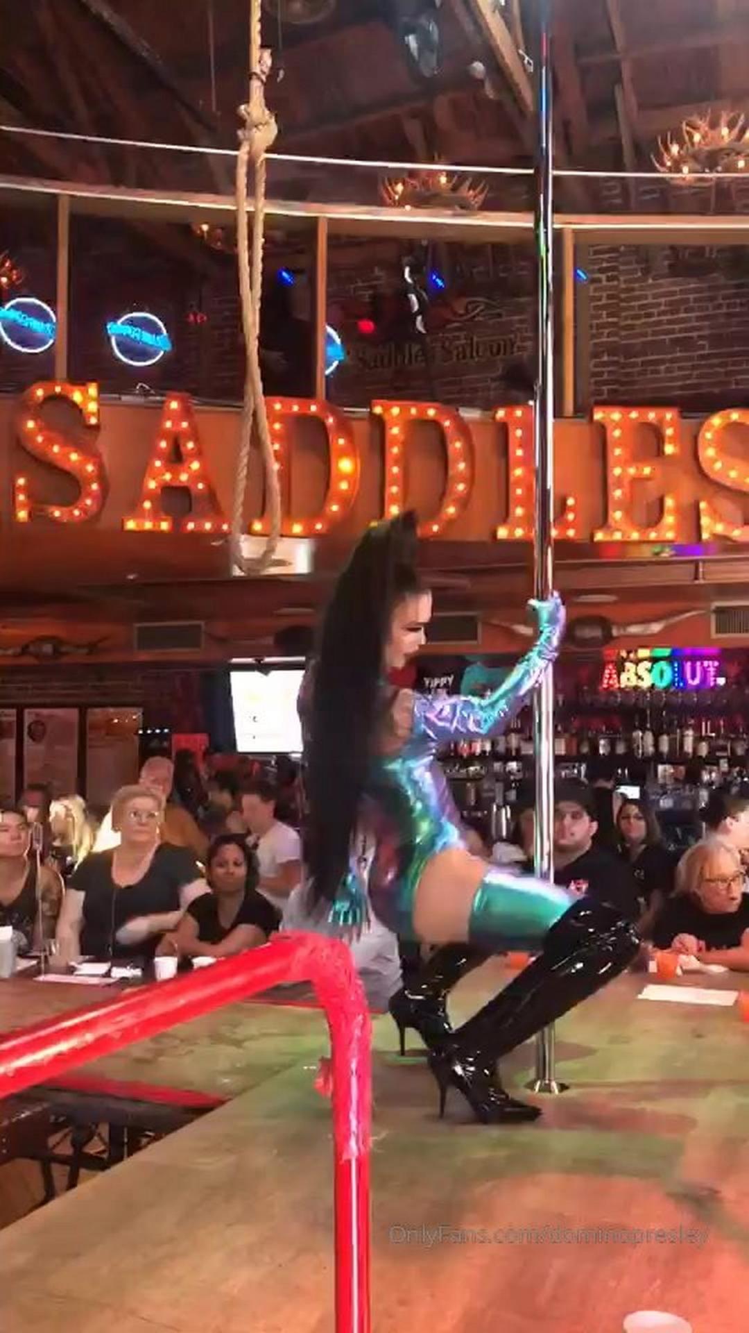 Domino Presley - Lookn Like Alien Spice