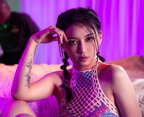 Chu Meng Shu - Loud Asian Babe 720p