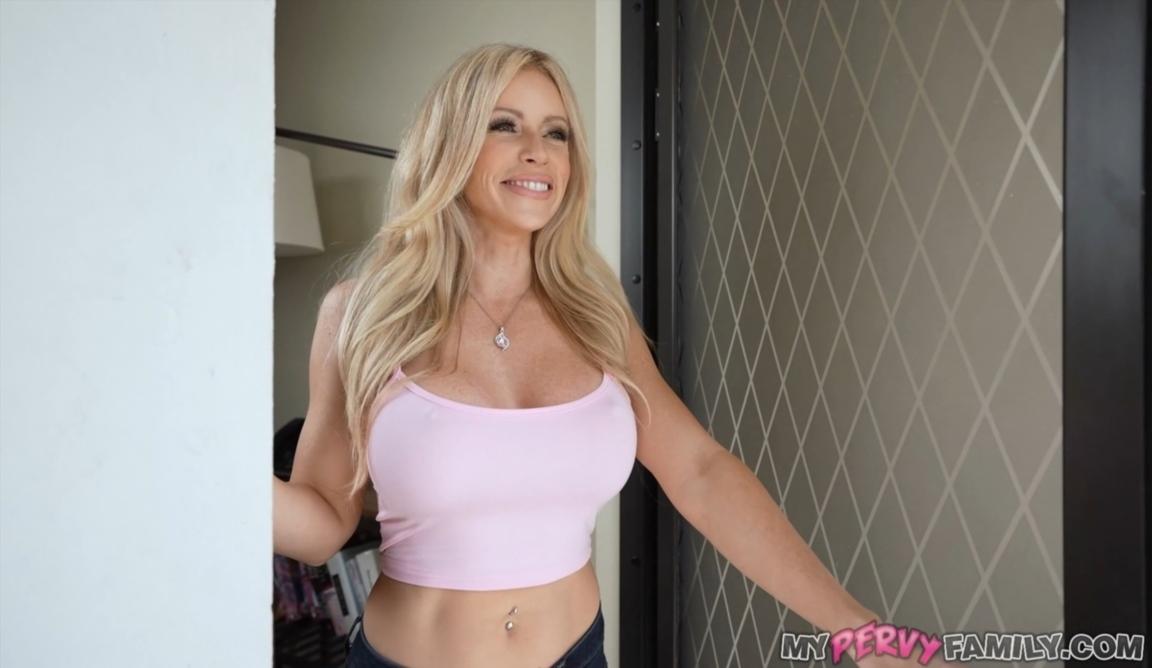 Danielle Renae - Your Dad Left, Hurry Up and Get HARD FullHD 1080p/HD 720p