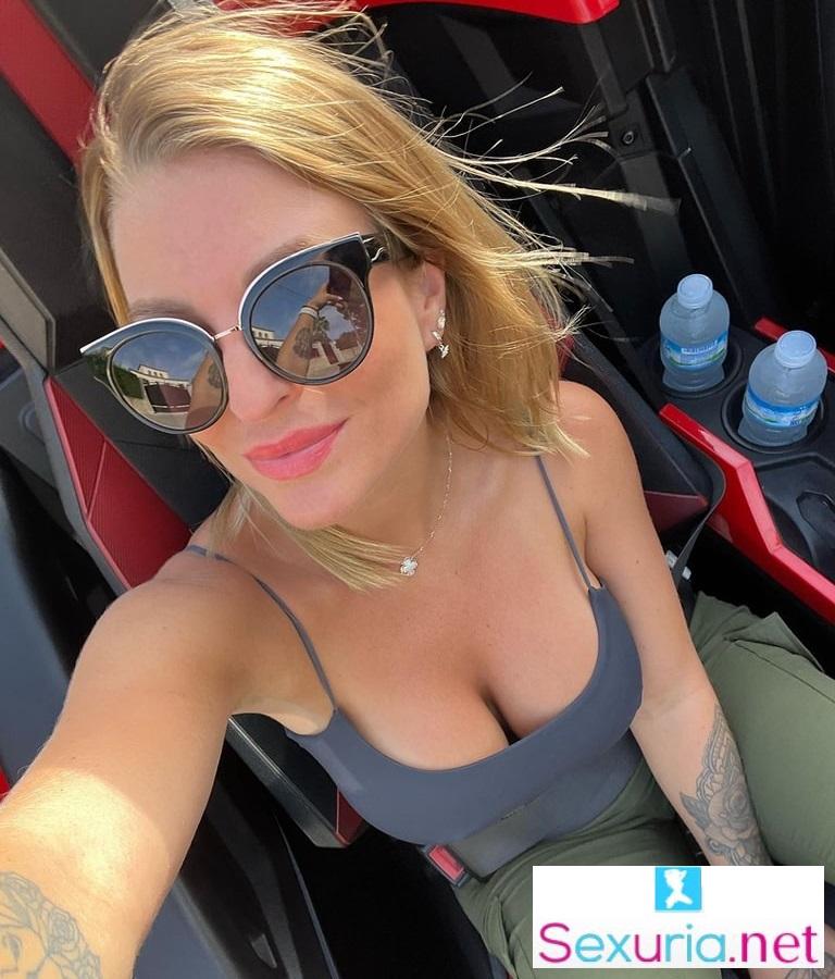 Margot Dulac - Margot & Charlie Fuck in the Parking Lot FullHD 1920p