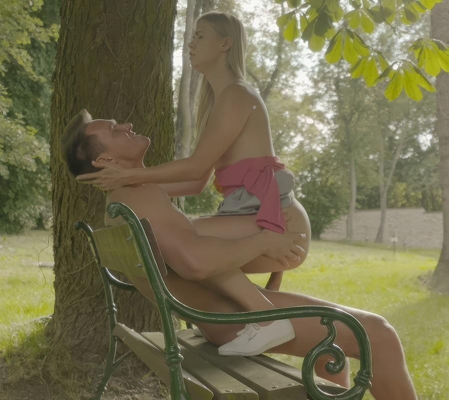 Violette Pink - Friends With Benefits FullHD 1080p