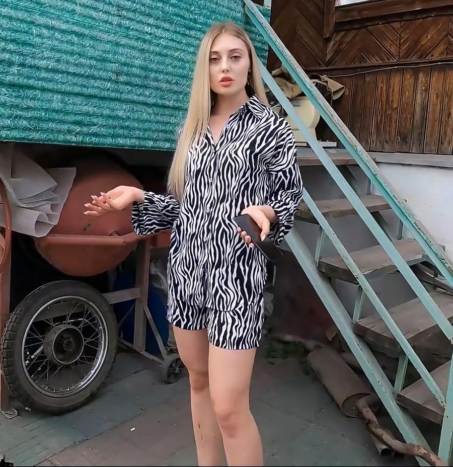 Belovefree - Beautiful Hostess Received A Discount From An Employee FullHD 1080p