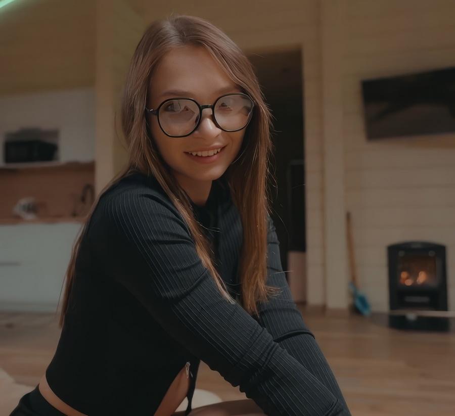 Maya Lis - This Night My Step Sister Finally Decided To Fuck Me FullHD 1080p