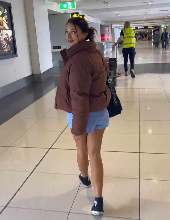 Gracie Dzeja - Airport Fuck FullHD 1920p