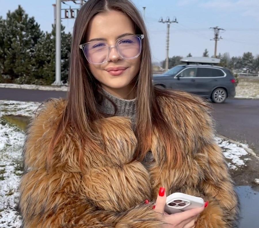 Mia Mil - Fuck For Money Street Casting FullHD 1080p