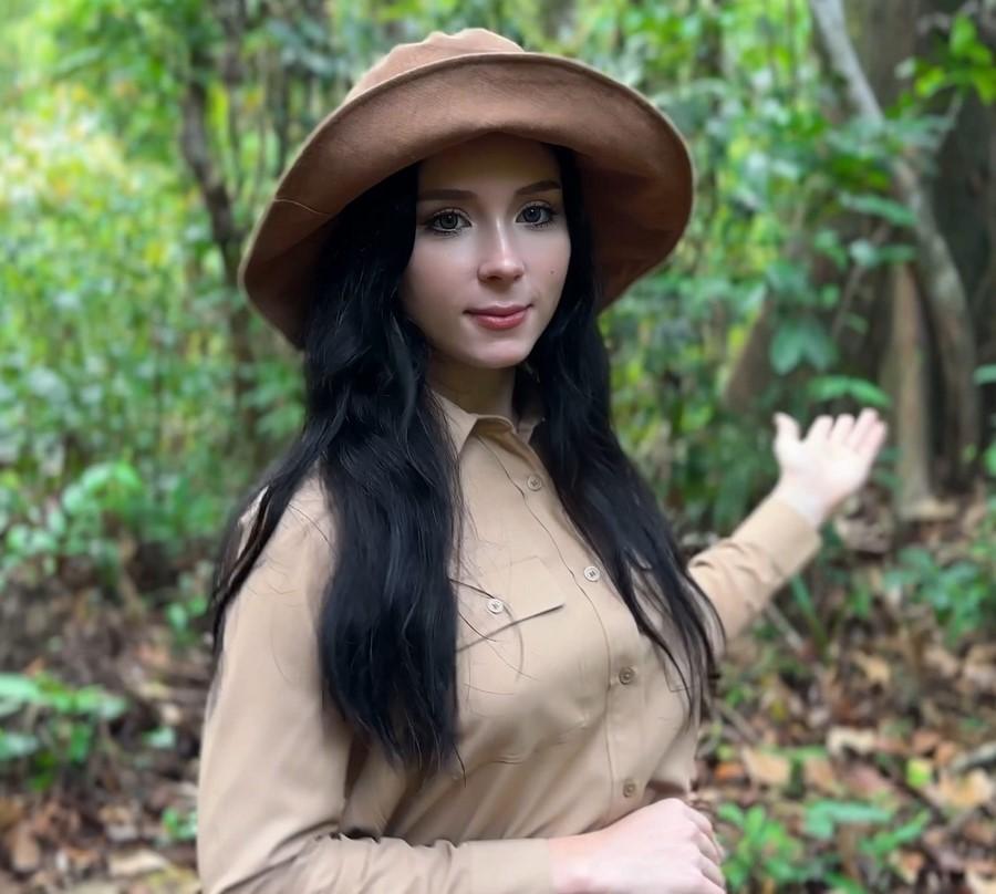 Sweety Fox - Guide Sucked Dick Poison And Saved Life In The Jungle UltraHD/4K 2160p