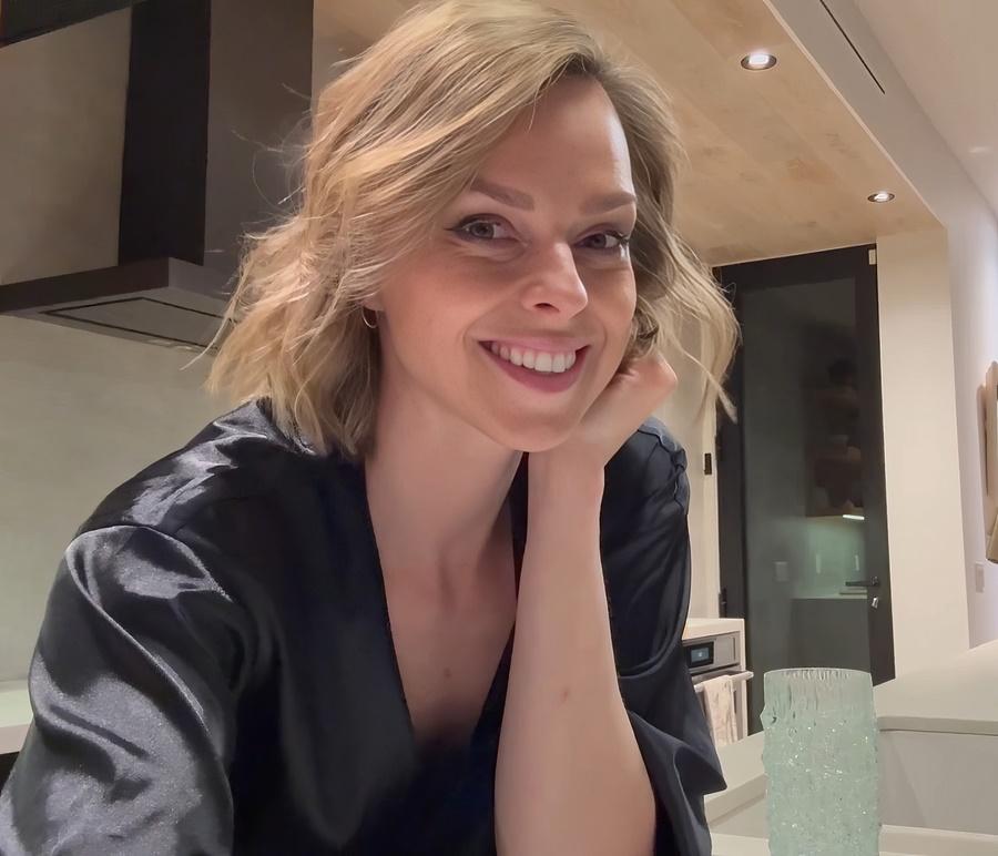 Serenity Cox - During a Weekend Away My Husbands Friend Came To Spend The Night FullHD 1080p