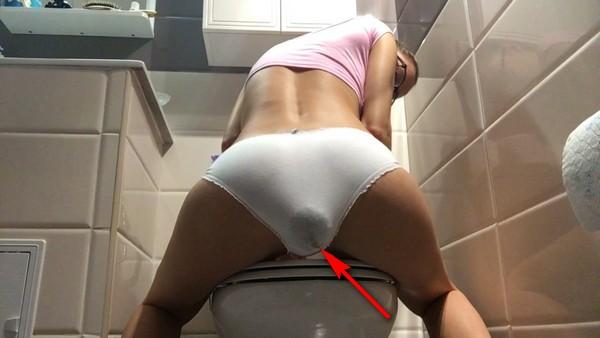 Ella Gilbert (aka EllaGilbert) - Scat and Anal fuck (Shit all over my bathroom floor) [1080p]