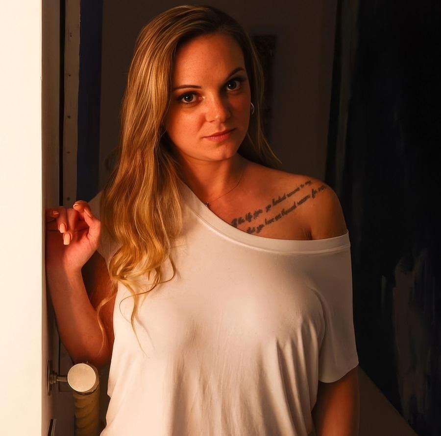 Tiffany Leiddi - Fucked By My Lover For Valentine's Day FullHD 1080p