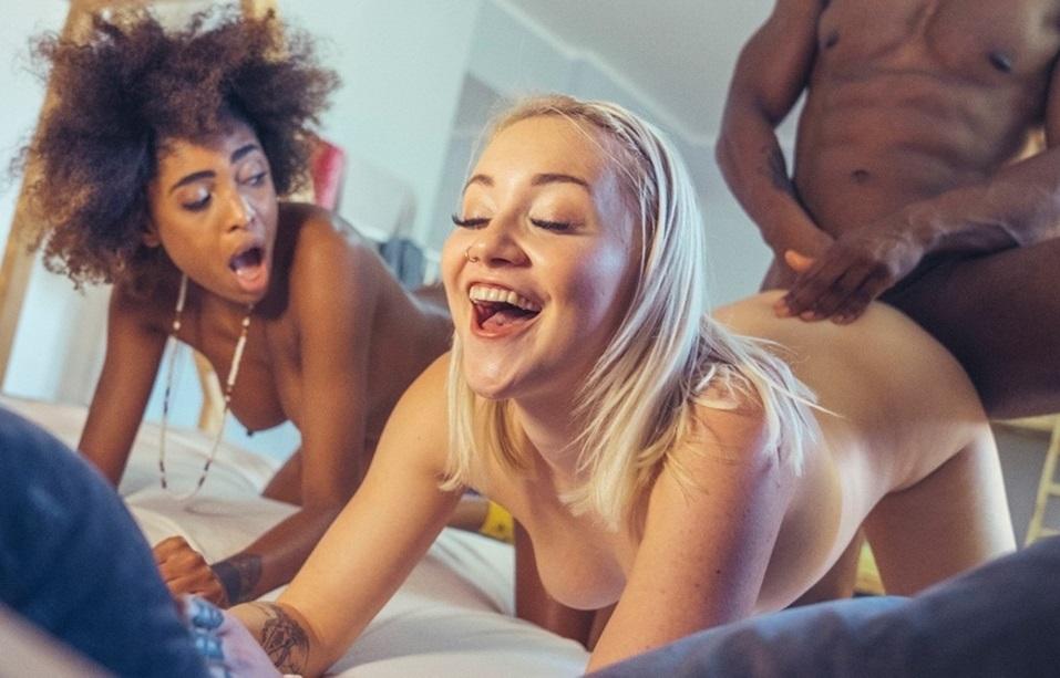 Luna Corazon & Marilyn Sugar - Horny Teens First BBC 1080p