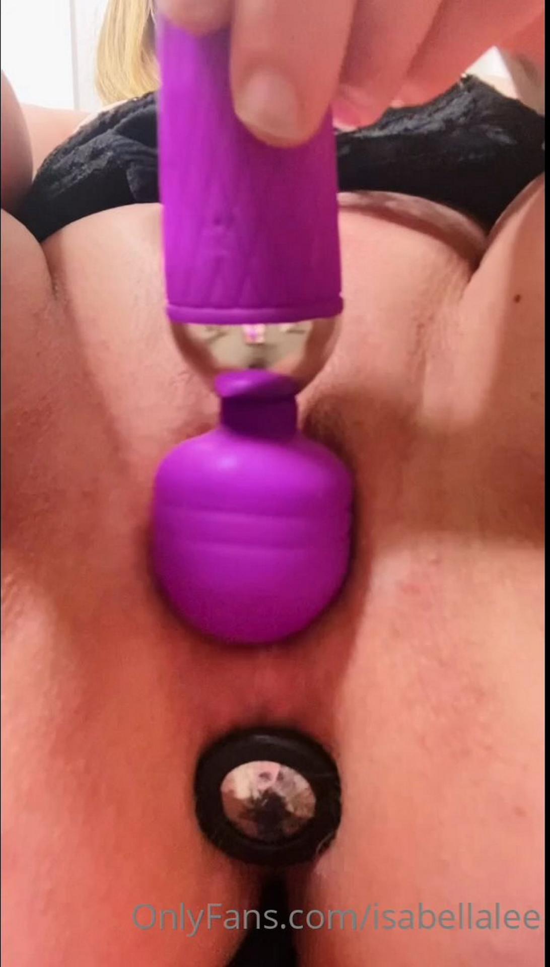 Isabella Lee - How I Like To Spend New Years Day - 1080p