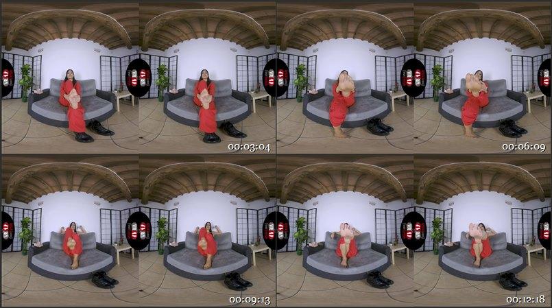 Foot-teasing Lara's Naughty La Casa de Papel Cosplay 1440p