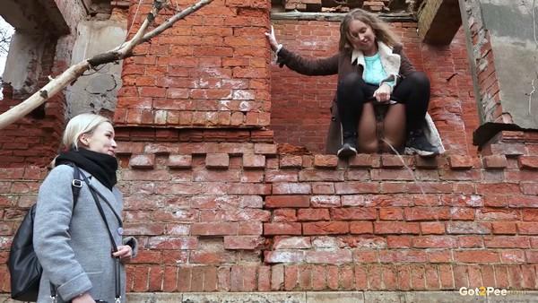 Watch me pee carefully (1080p)