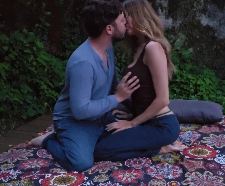 Luxymin - What's Better Than Anal Sex Under The Stars? FullHD 1080p