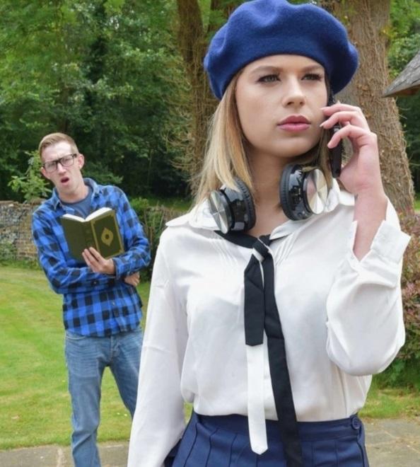 Alice Fabre - Manic Pixie Cream Girl SD/1080p