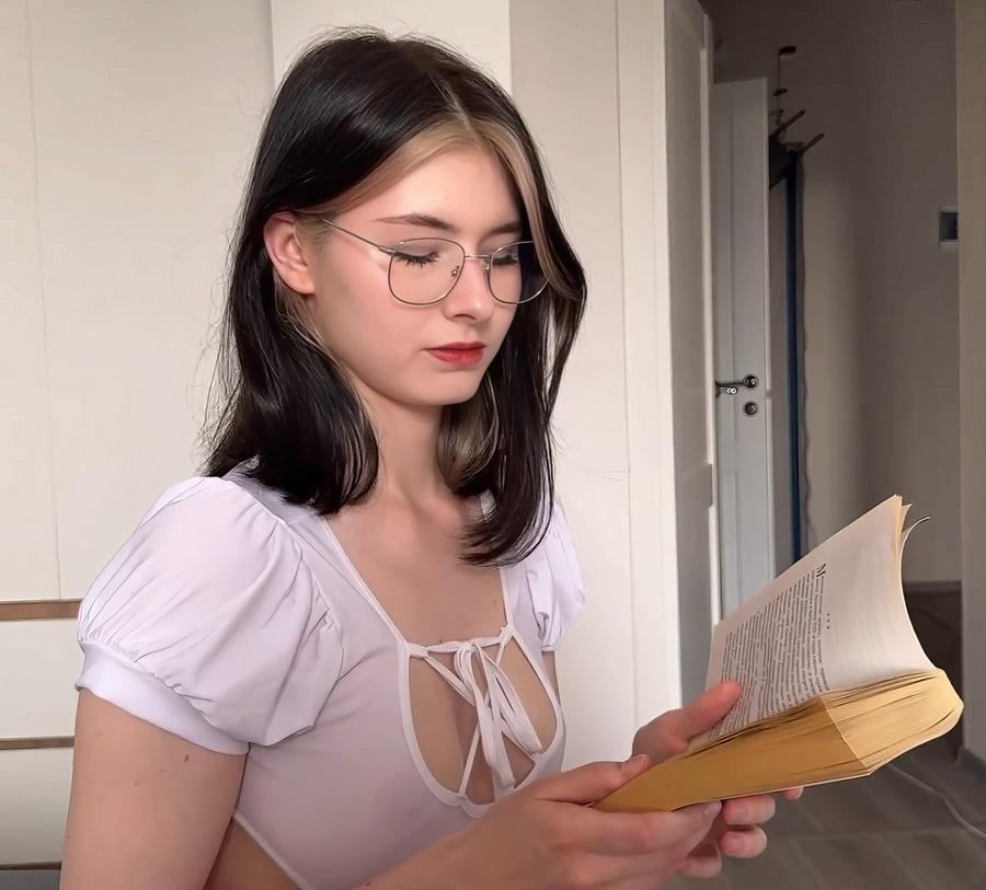 Cutie Kim - My Classmate Came To Study For My Exam FullHD 1080p