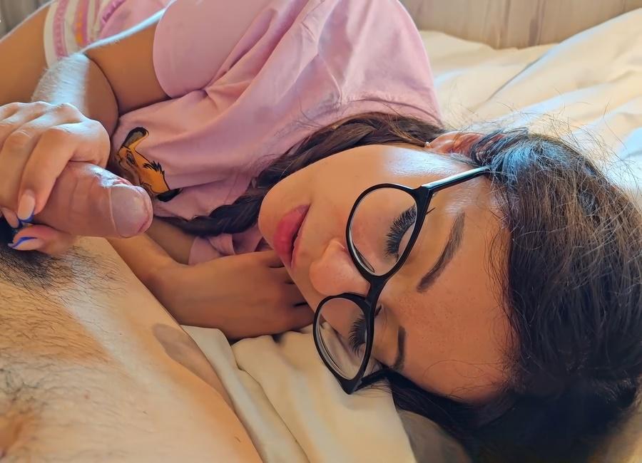 Mara Swan - Pretty Girl With Braids And Glasses Is An Anal Nymphomaniac And Wants All The Milk Inside Her FullHD 1080p