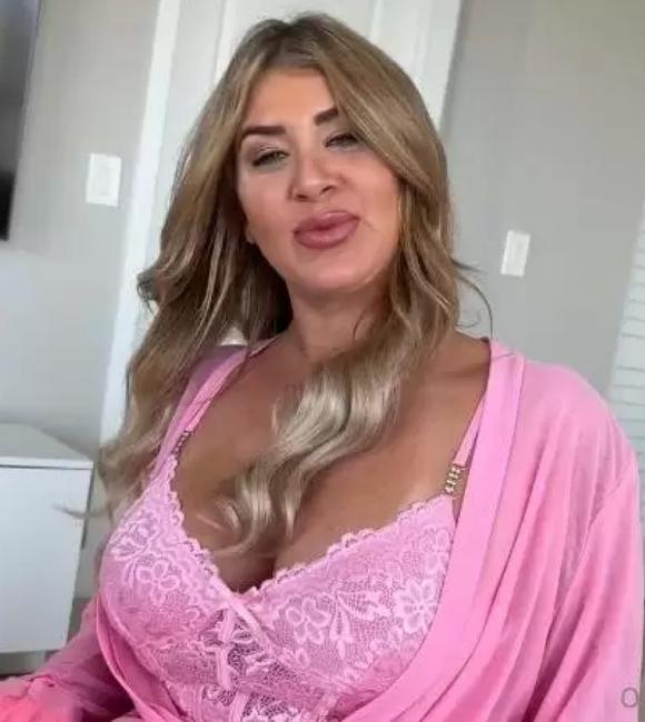 Lolly Dames - Your Friends Horny Mom Wants Cock FullHD 1080p