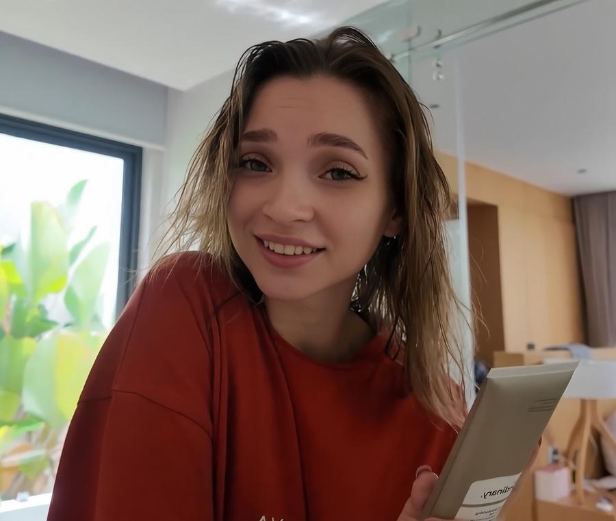 Maya Lis - Vlog 2 My Quick Trip With Squid Game Jerking Off At The Airport Sex At The Hotel FullHD 1080p