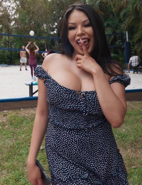 Sami Parker - Shoot Yo Shot FullHD 1080p