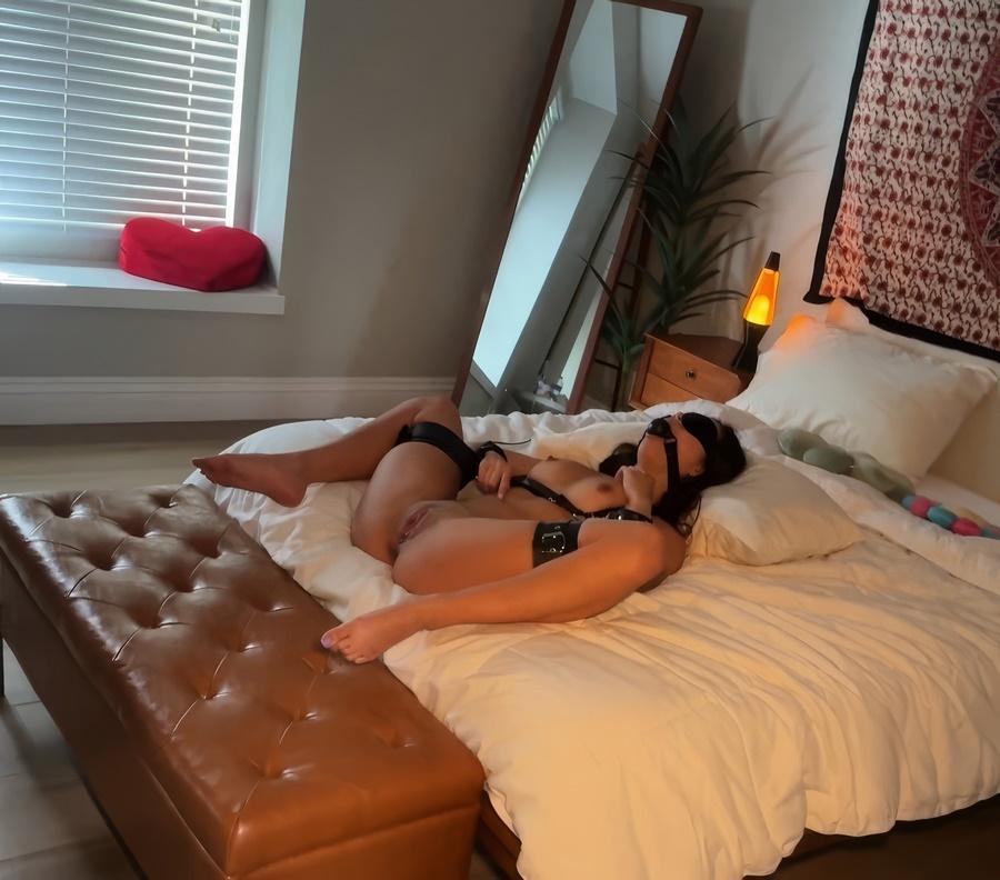 Brianna Arson - I Find My Roommates Girl Tied Up And Cum In Her UltraHD/4K 2160p