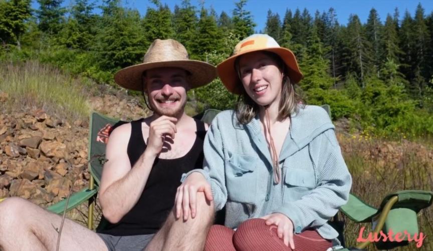 Bee, Sage - Trip ‘N’ Strip FullHD 1080p