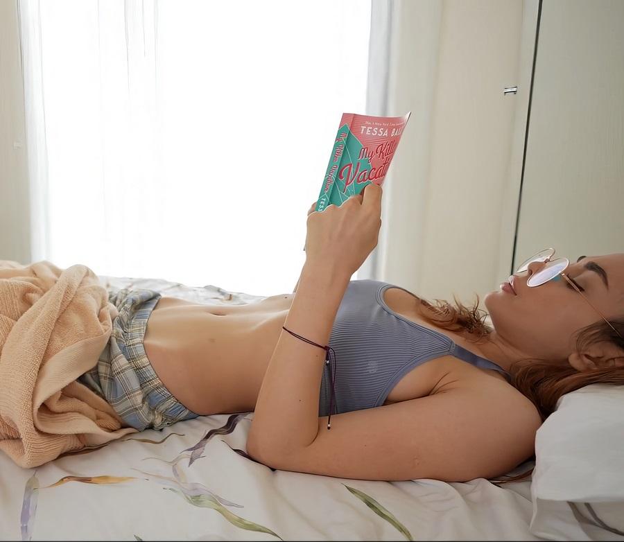 Lolly Lips - Crimson Temptations Where Forbidden Fantasies Come To Life FullHD 1080p