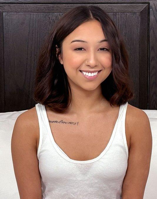 Liora Vane - I'm Still in High School FullHD 1080p